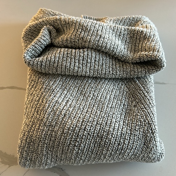 Roots Sweater Poncho - Picture 4 of 4